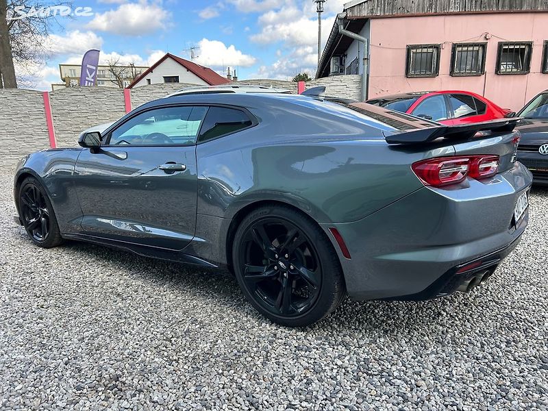Chevrolet Camaro (2021) 6.2 V8 - fotka 9 z 28