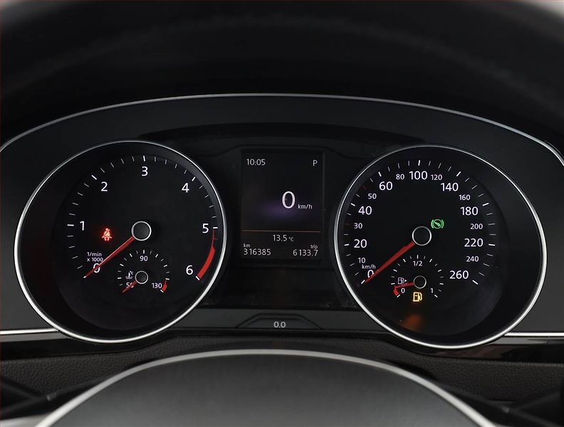 Volkswagen Passat (2015) Highline 2.0 TDI, Automat - fotka 8 z 16