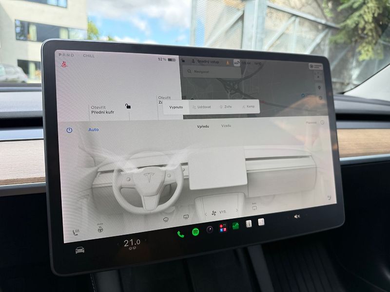 Tesla Model 3 Long Range AWD - fotka 17 z 41