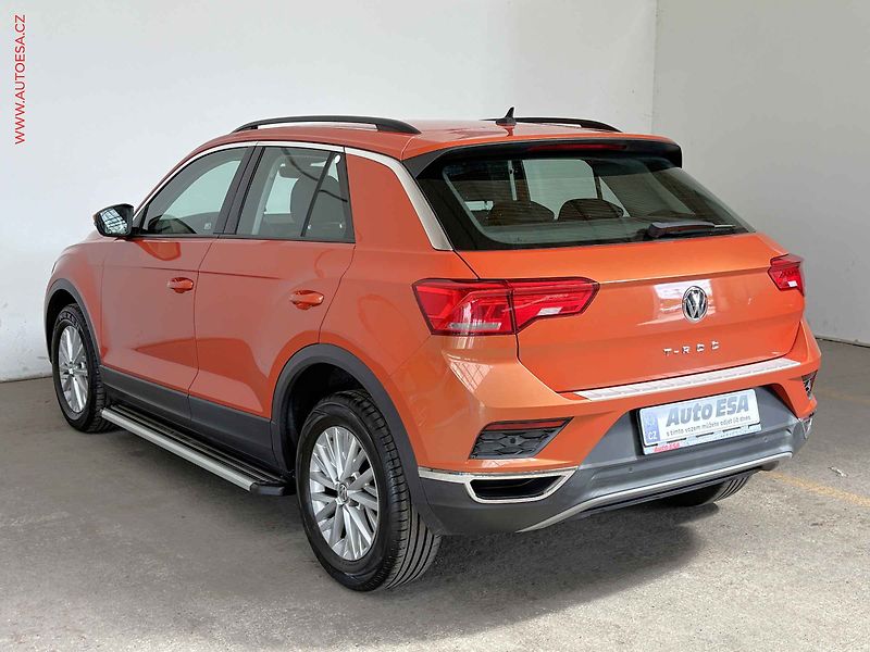 Volkswagen T-Roc (2020) 1.5TSI, 1.maj,ČR, AC, navi - fotka 6 z 16