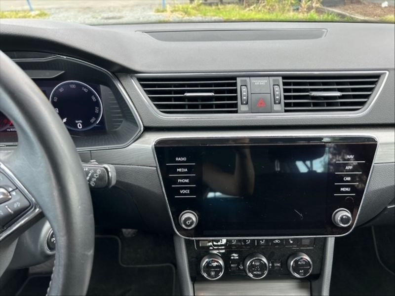 Škoda Superb 2,0 TDI 110 Style - fotka 10 z 11