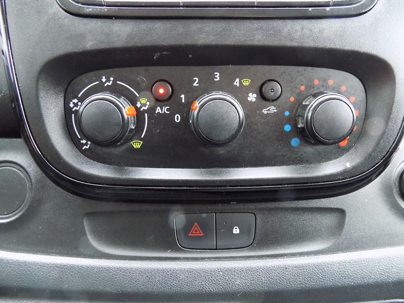 Opel Vivaro (2017) 1.6DCI/L2H1/klimatizace/ - fotka 24 z 28