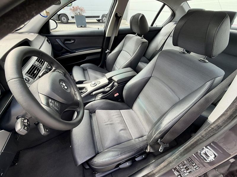 BMW Řada 3 (2005) 325I MANUÁL XENONY POLOKŮŽE!!! - fotka 11 z 18
