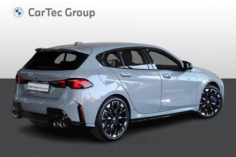 BMW Řada 1 M135 xDrive - fotka 3 z 23