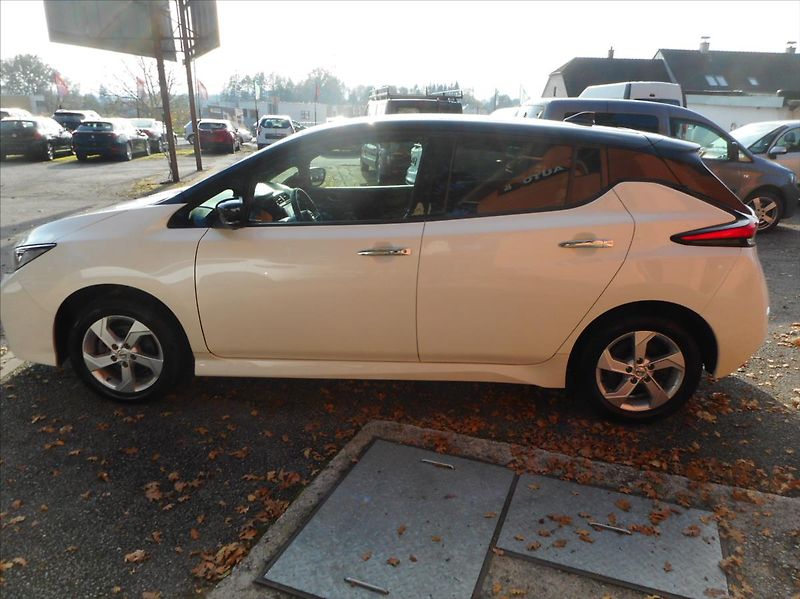 Nissan Leaf 0,0 N-Connecta - fotka 8 z 27