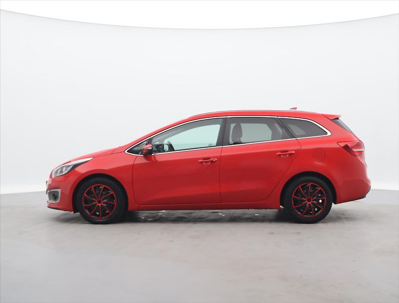 Kia Ceed 1,6 CRDI 100kW CZ Comfort Navi - fotka 4 z 30