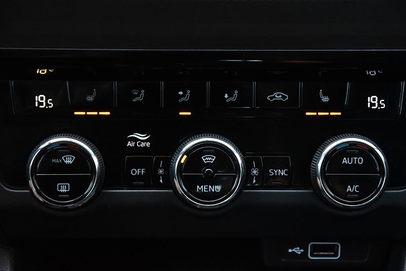 Škoda Octavia 1.4 TSi G-TEC STYLE,LED,NAV,TZ - fotka 32 z 50