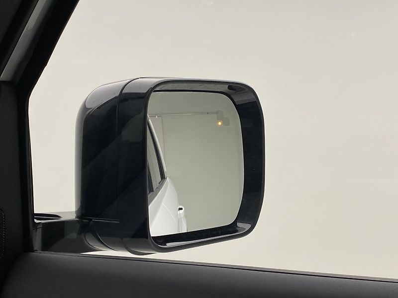 Land Rover Defender (2026) 130 D250 X-Dynamic SE - fotka 31 z 64