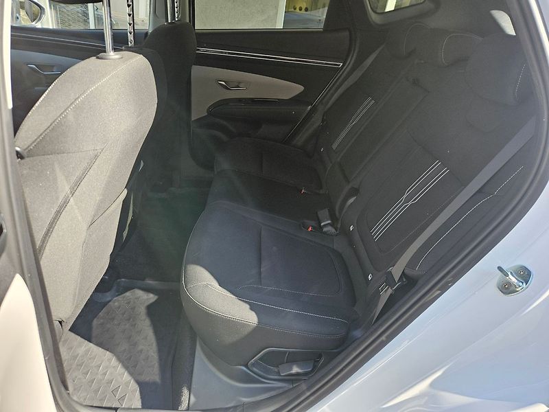 Hyundai Tucson 1,6 T-GDi 110kW, Smart, 1.maj. - fotka 31 z 37