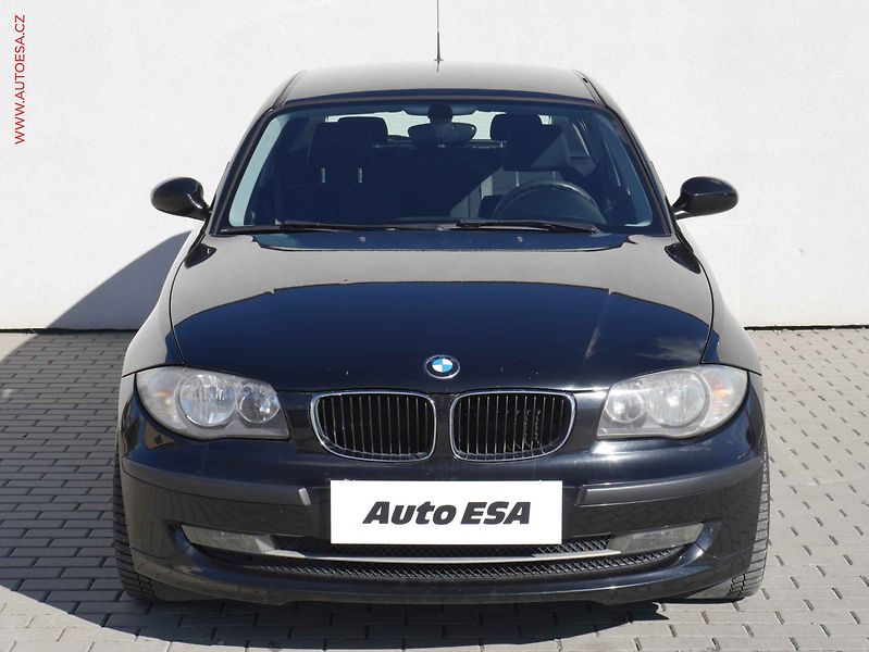 BMW Řada 1 (2008) 2.0d 118d, AC - fotka 2 z 17
