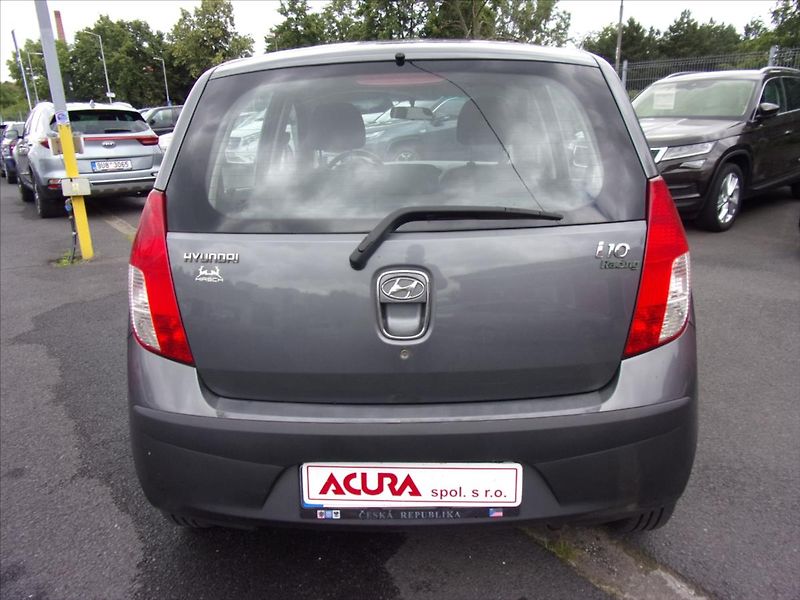 Hyundai i10 1,1 i  klima - fotka 4 z 22