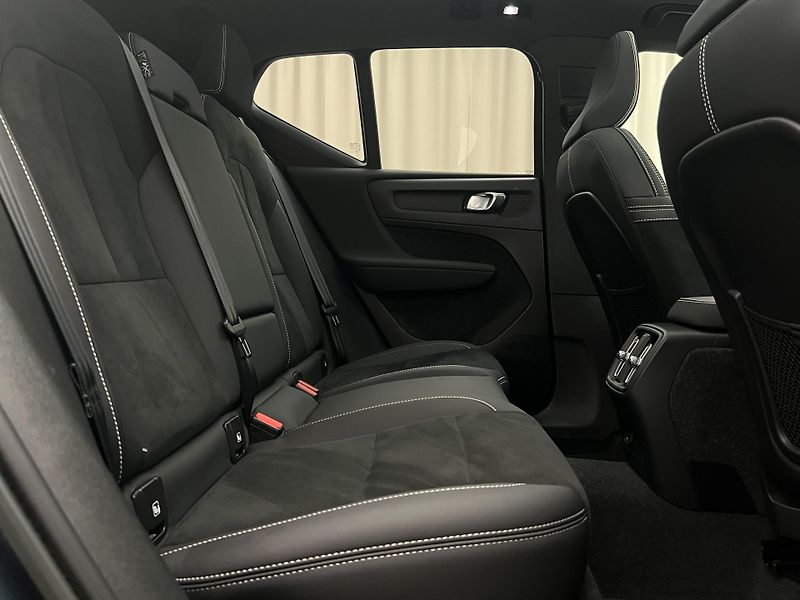 Volvo XC40 RECHARGE PRO AUT - fotka 20 z 44