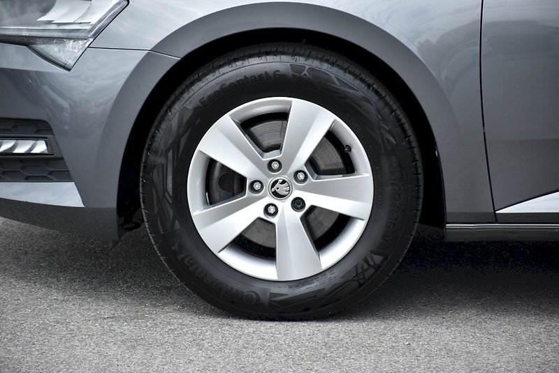 Škoda Superb (2022) Ambition 1.5 TSI 110kW DSG - fotka 28 z 30