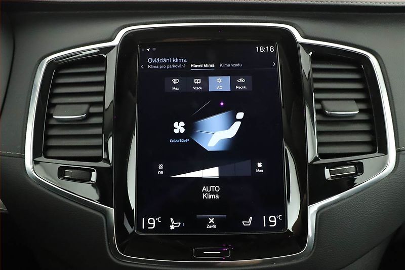 Volvo XC90 (2017) D5 AWD - fotka 15 z 21