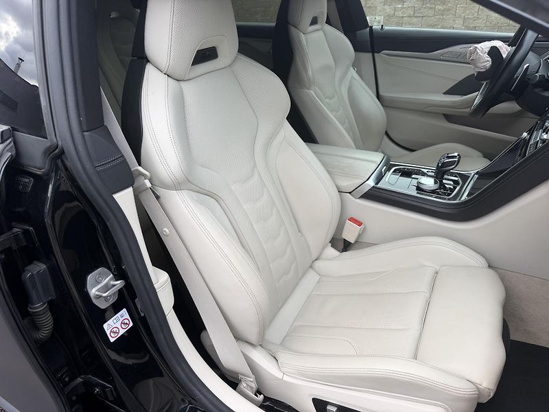 BMW Řada 8 M 850i xDrive 390kW HEAD-UP  - fotka 21 z 25
