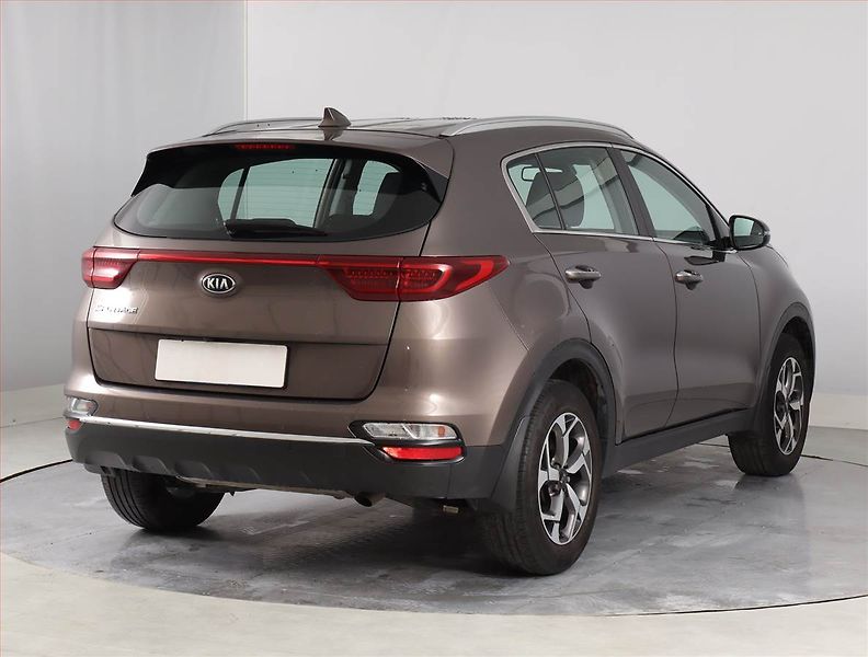 Kia Sportage (2019) 1.6 GDI, Navi, Tempomat - fotka 5 z 21