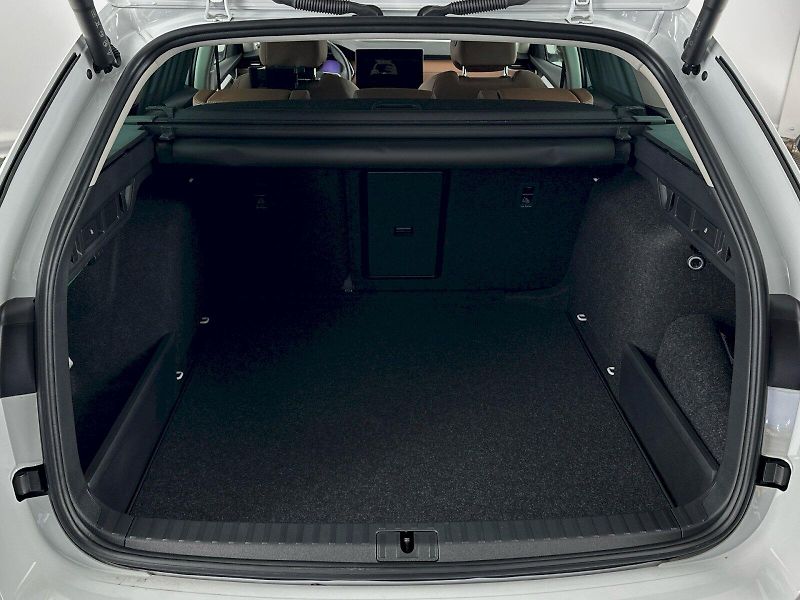 Škoda Octavia (2025) Combi 1.5TSI 110kW Exclusive S - fotka 31 z 34
