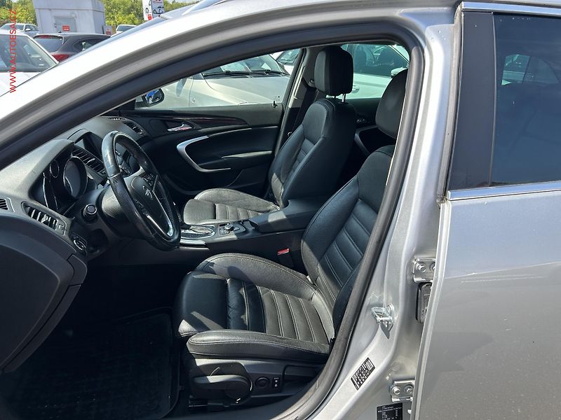 Opel Insignia (2013) 2.0CDTi, AT, bixen, kůže - fotka 9 z 16