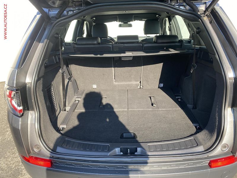 Land Rover Discovery Sport (2015) 2.2 TD4 4x4, AT, bixen, panor - fotka 7 z 19