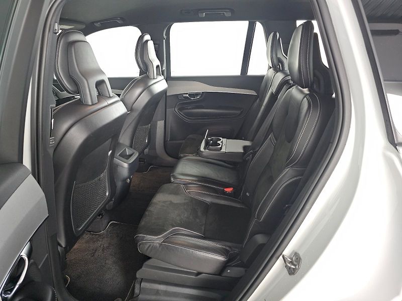 Volvo XC90 (2016) 2.0D 5D 173kW R-desing - fotka 7 z 27