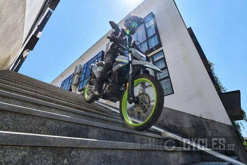 CFMOTO (2026) 250 Dual Sport - fotka 8 z 20