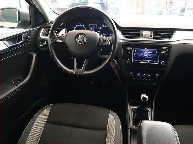 Škoda Rapid (2017) Spaceback 1.0 TSI, Tempomat - fotka 7 z 16