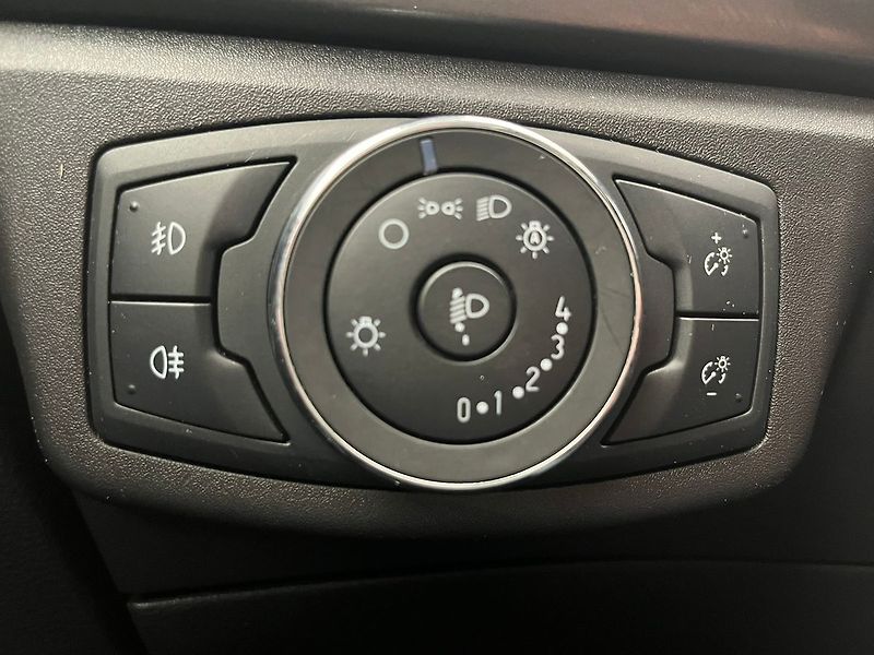 Ford Mondeo 2.0 TDCi Titanium manuál Cebia - fotka 29 z 49