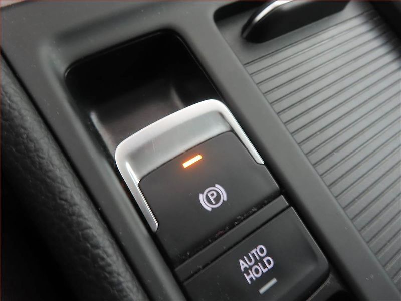 Volkswagen Golf (2018) Highline 2.0 TDI, Serv.kniha - fotka 16 z 21