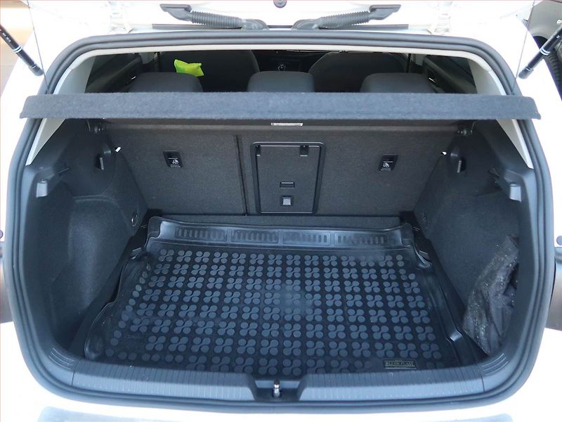 Volkswagen Golf (2022) 2.0 TDI, ČR,1.maj, Tempomat - fotka 14 z 17