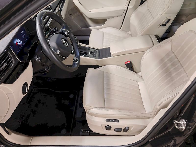 Škoda Superb (2024) iV 1.4 TSI 160 kW DSG L&K - fotka 19 z 28