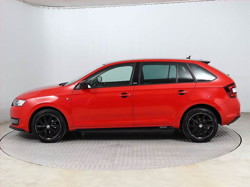 Škoda Rapid (2015) Spaceback 1.2 TSI, Xenony - fotka 3 z 15