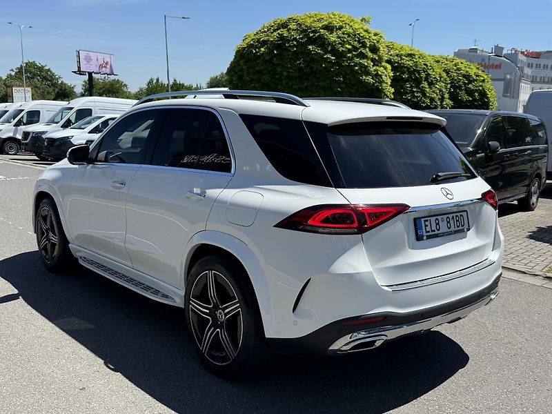 Mercedes-Benz GLE (2022) 350 de 4MATIC SUV - fotka 6 z 61