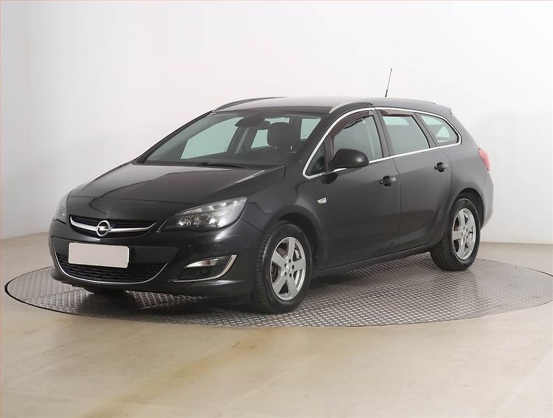 Opel Astra (2013) 1.6 16V, Tempomat - fotka 2 z 16