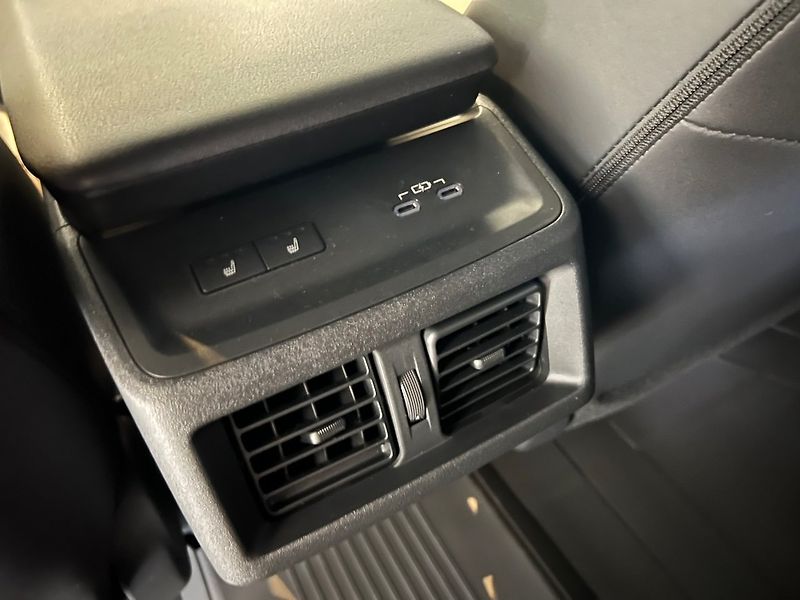 Subaru E-Outback 74.7 kWh AWD Limited - fotka 14 z 16