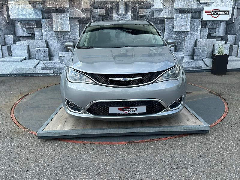 Chrysler Pacifica (2019) 3.6i, 214KW, BLIS - fotka 2 z 26