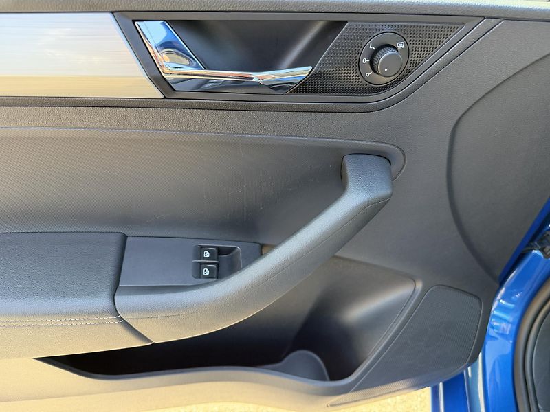 Škoda Rapid 1.0 TSI DPH REZERVACE - fotka 14 z 20