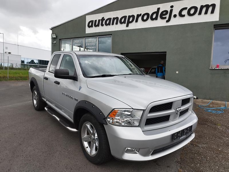 Dodge RAM (2012) 5,7HEMI,V8,4X4,ALU,TAŽNÝ - fotka 1 z 26