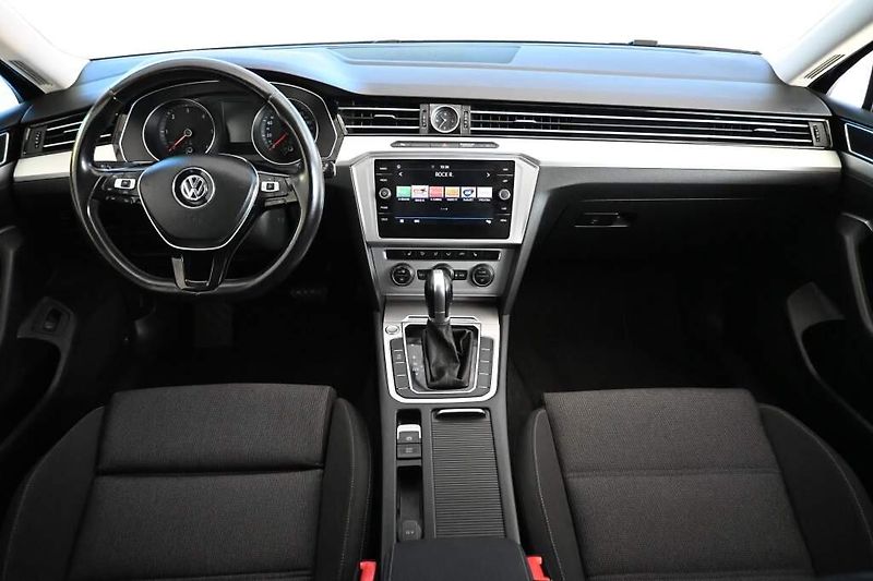 Volkswagen Passat (2018) 2.0 LED ACC TDI - fotka 12 z 32