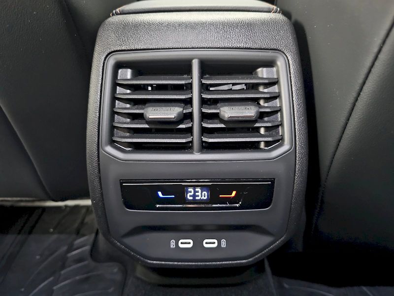 Cupra Formentor (2022) 1.5 TSI 150K DSG - fotka 28 z 29