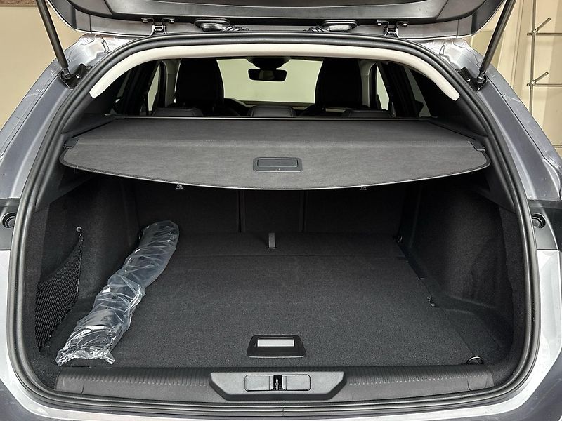 Peugeot 308 (2026) SW Allure 1.5 BlueHDi 130 EAT8 - fotka 9 z 43