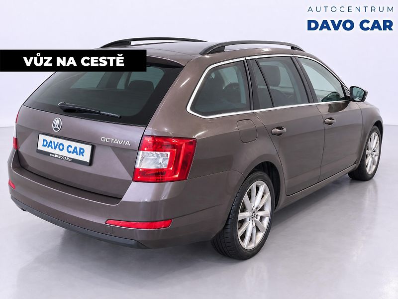 Škoda Octavia 2,0 TDI 110kW Elegance 1.maj - fotka 5 z 10