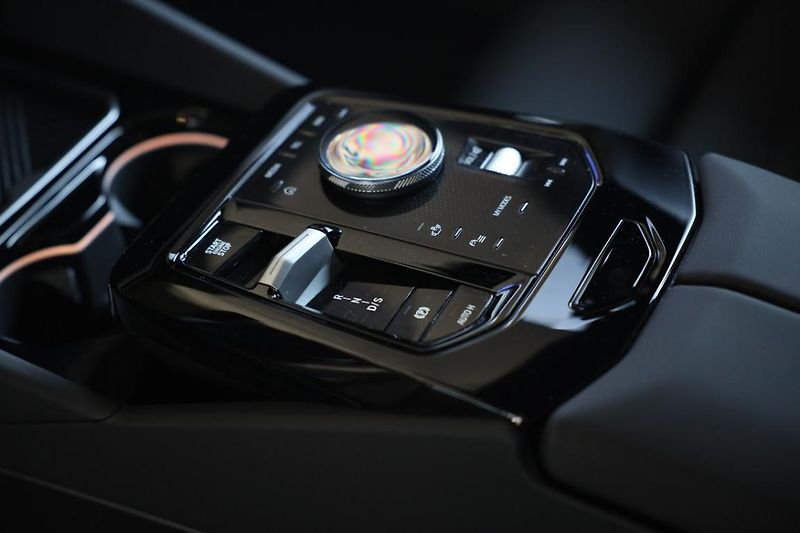 BMW Řada 5 540d xDrive Touring - fotka 12 z 18