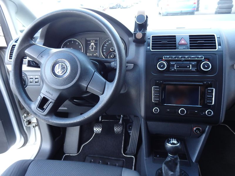 Volkswagen Touran 1,4TSi DIGI KLIMA, SERVIS KN - fotka 12 z 18