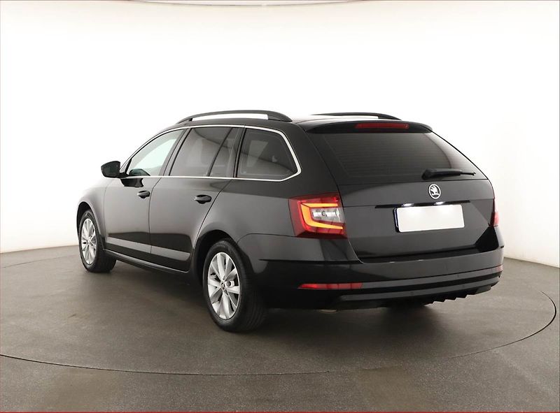Škoda Octavia (2018) 1.5 TSI, Navi, Tempomat - fotka 4 z 19