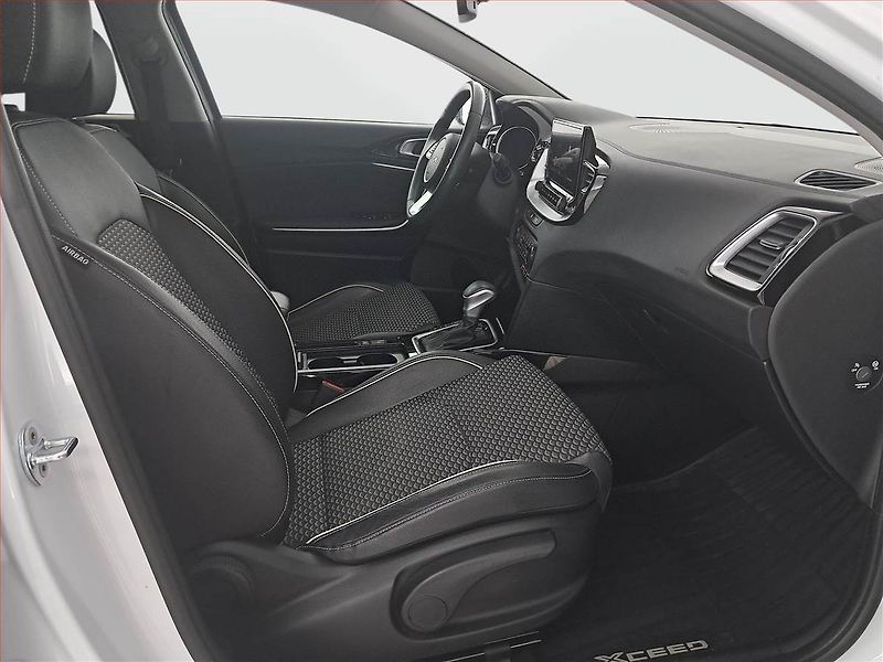 Kia XCeed (2023) TOP 1.5 T-GDI - fotka 20 z 20