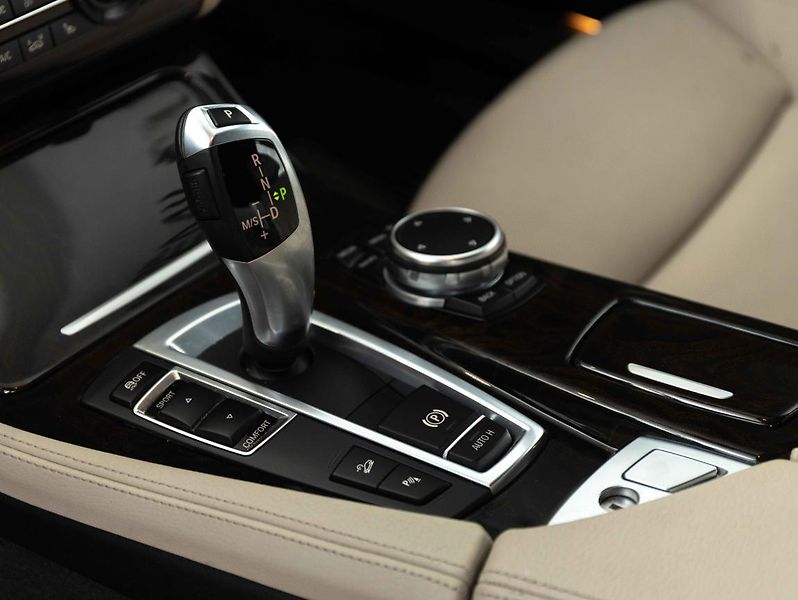 BMW Řada 5 530d xDrive Sedan - fotka 15 z 22