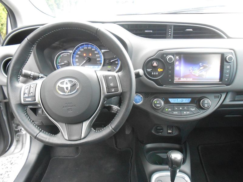 Toyota Yaris 1.5VVTiHybrid,NAVI,KAMERA,AUT - fotka 29 z 39