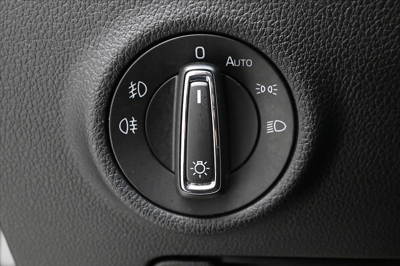 Škoda Superb 2,0 TDI 147 kW DSG Style Záruk - fotka 26 z 32