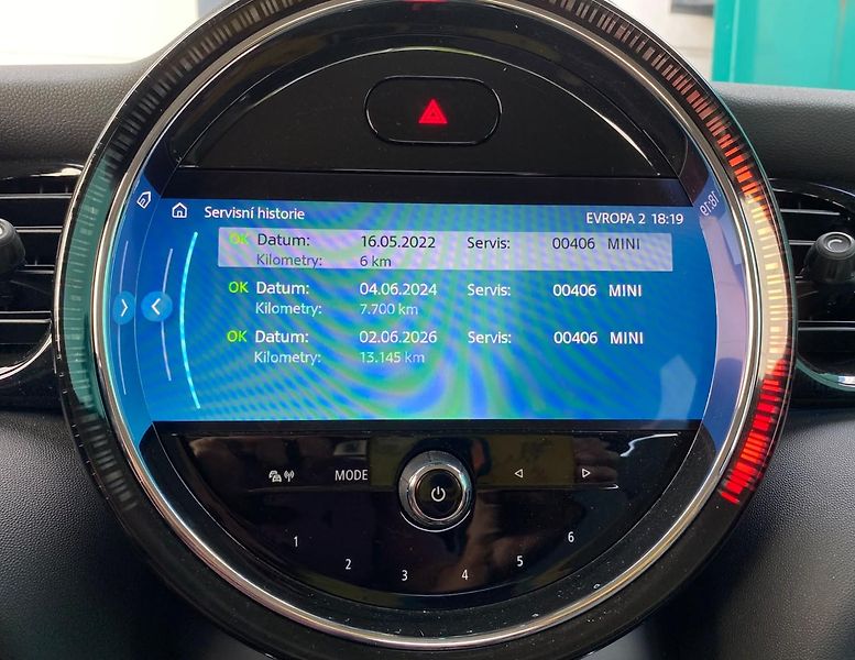 Mini Cooper (2022) SE 135 kW 2022 - fotka 13 z 18