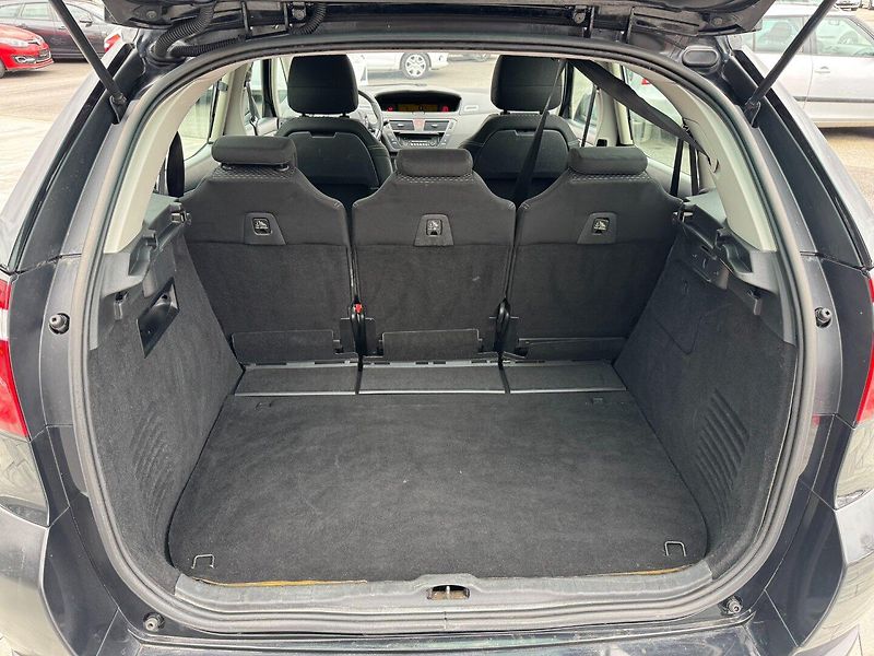 Citroën C4 Picasso (2011) 1,6 HDI 82 KW - fotka 19 z 31